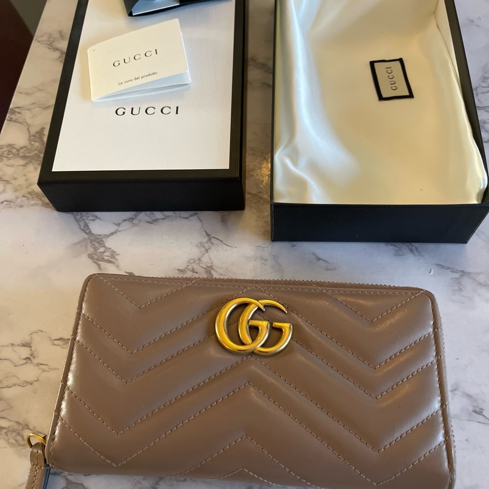 Gucci GG Marmont Zip Around Wallet